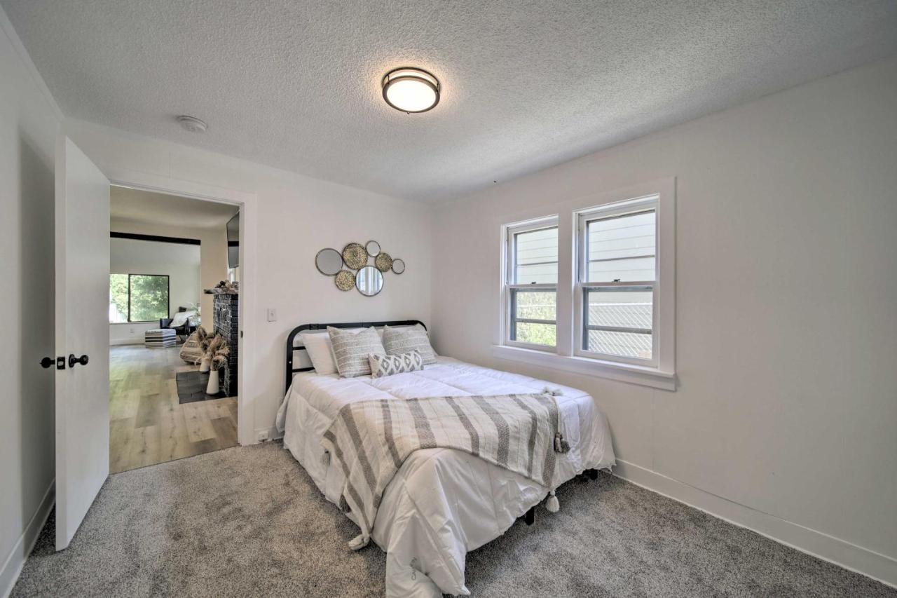 Bright And Airy Liberty Lake Abode With Backyard! Екстер'єр фото
