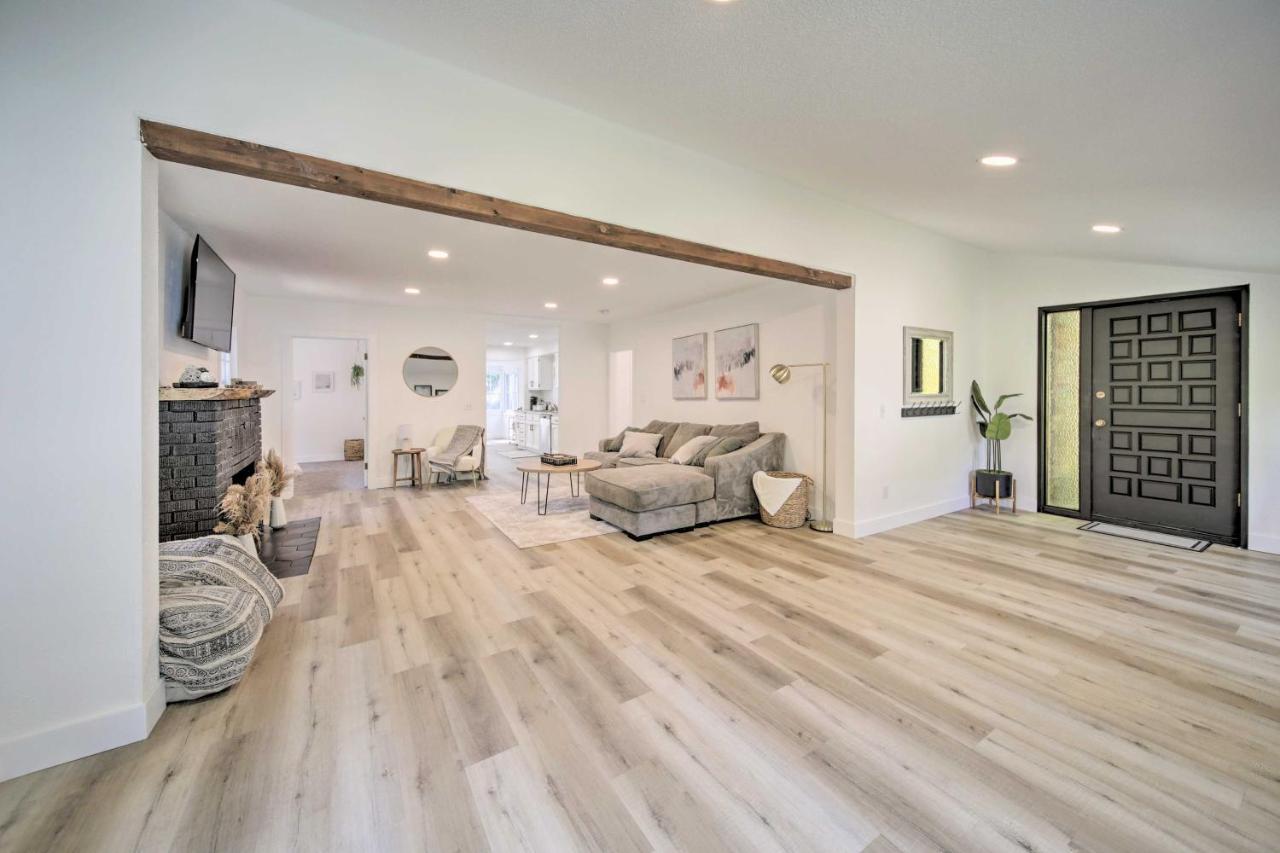 Bright And Airy Liberty Lake Abode With Backyard! Екстер'єр фото