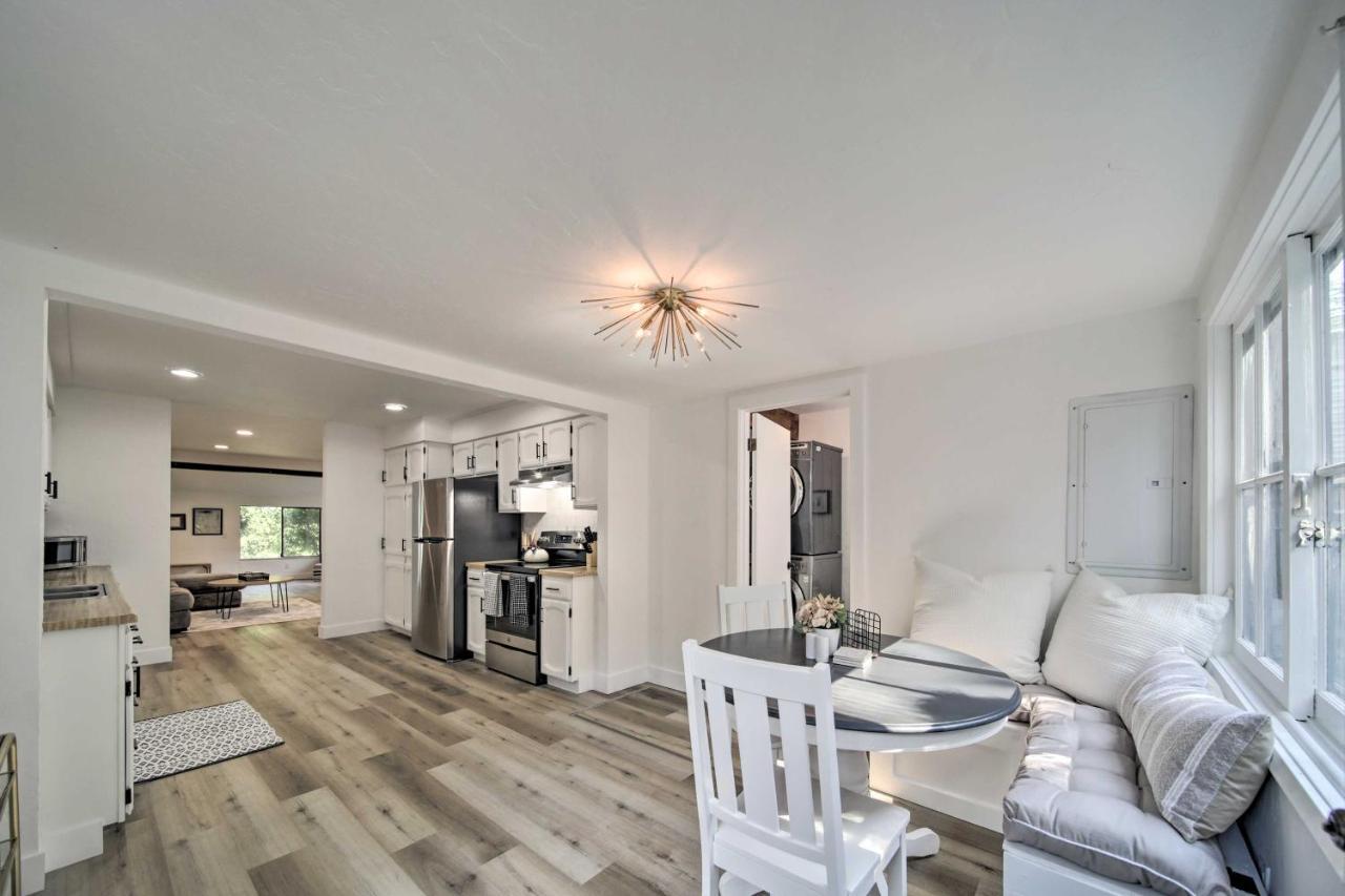 Bright And Airy Liberty Lake Abode With Backyard! Екстер'єр фото